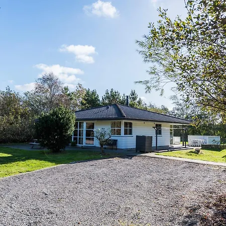 8 Person In Norre Nebel